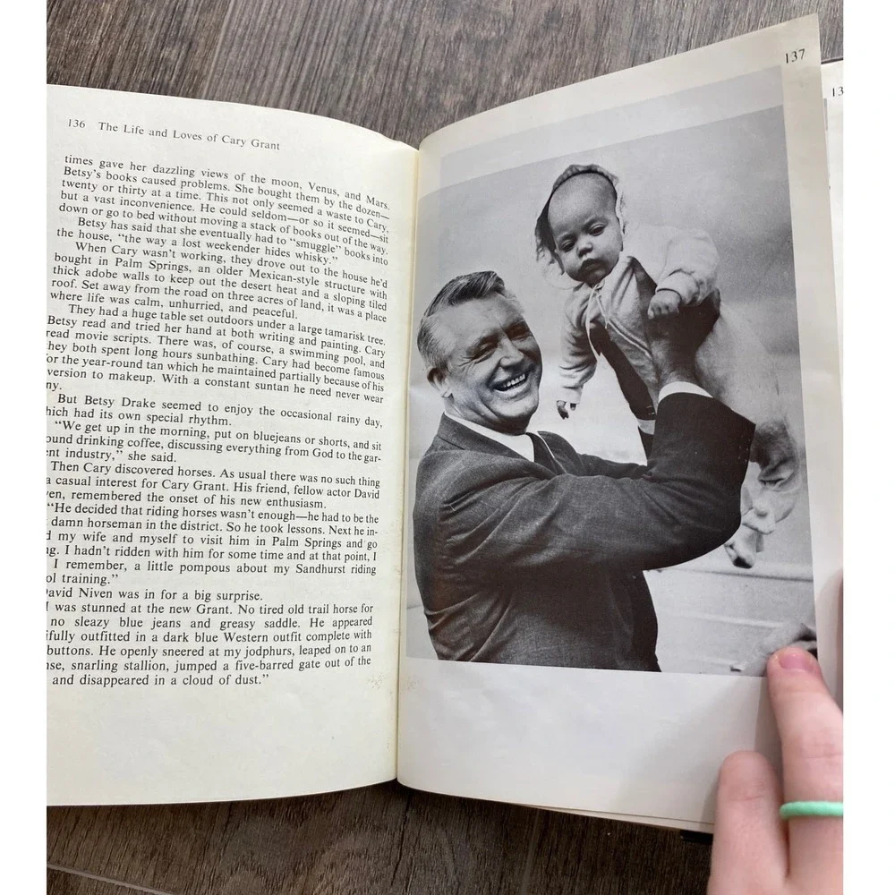 The Life and Loves of Cary Grant Biography Lee Guthrie Hardcover Vintage‎ Book